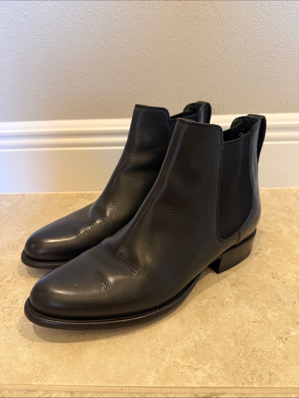 Tecovas Black Leather Chukka Boots with Elastic Sides